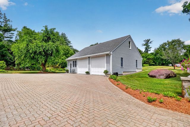 15 Devincent Dr, Stow, MA 01775