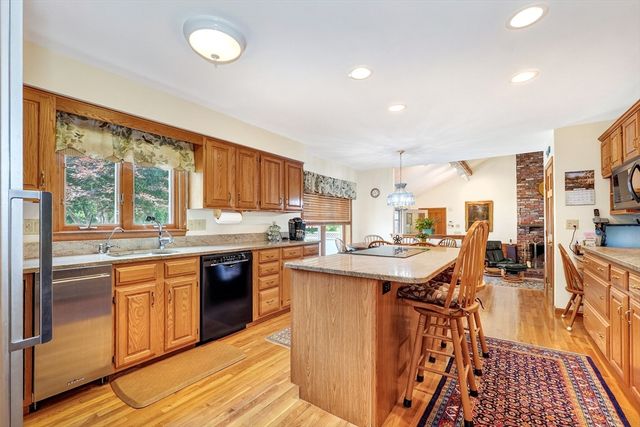 15 Devincent Dr, Stow, MA 01775