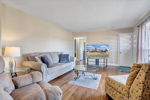 3808 Cove RD, Roanoke, VA 24017