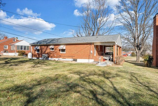 3808 Cove RD, Roanoke, VA 24017