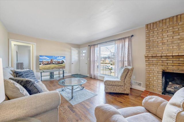 3808 Cove RD, Roanoke, VA 24017