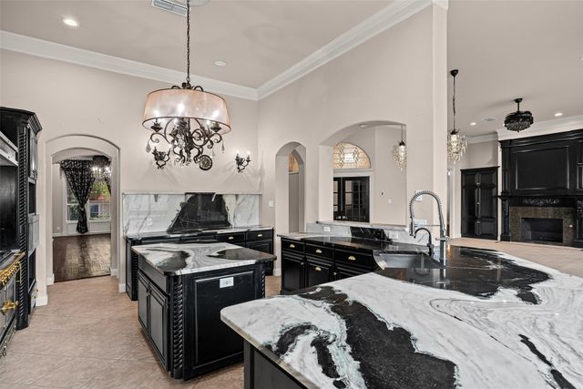1900 Wilder Lane, Arlington, TX 76006