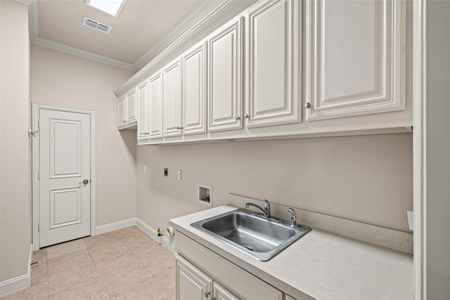 1900 Wilder Lane, Arlington, TX 76006