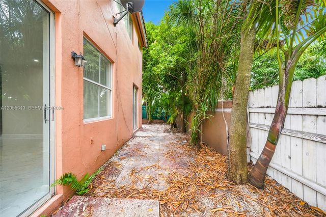 8684 NW 1st St 0, Miami, FL 33126