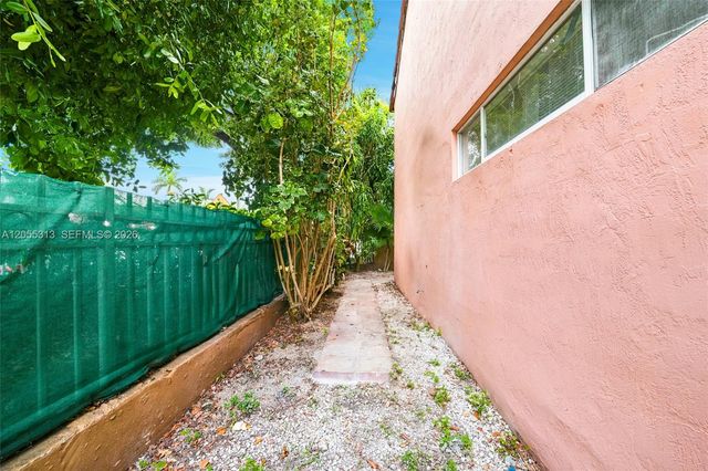 8684 NW 1st St 0, Miami, FL 33126