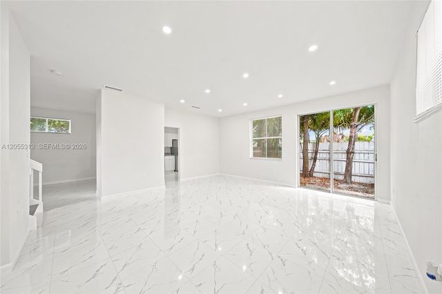 8684 NW 1st St 0, Miami, FL 33126