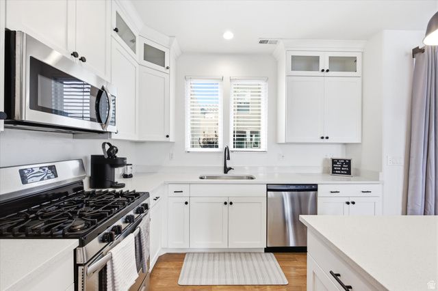 11239 S CLEAR BLUE DR, South Jordan, UT 84009