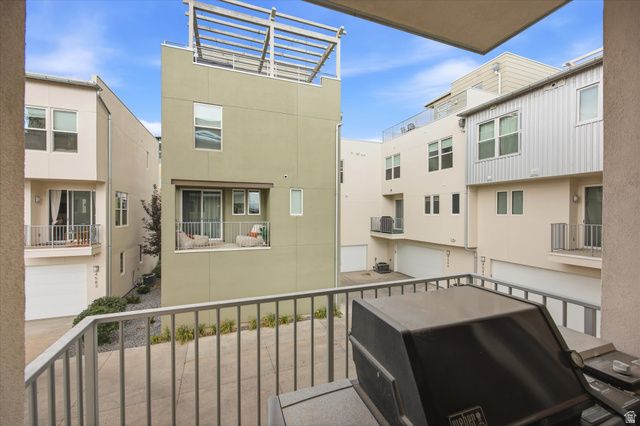 11239 S CLEAR BLUE DR, South Jordan, UT 84009