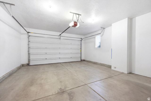 11239 S CLEAR BLUE DR, South Jordan, UT 84009