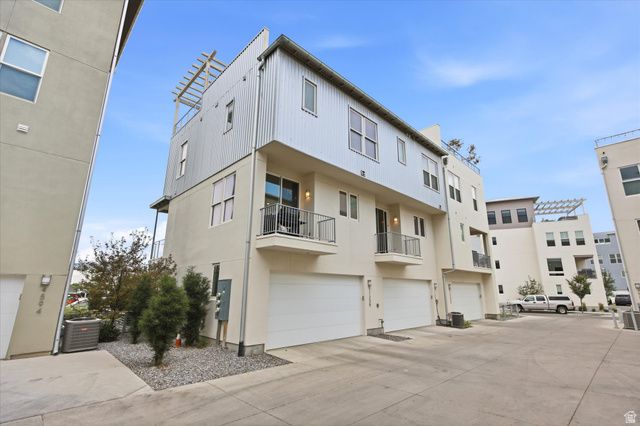 11239 S CLEAR BLUE DR, South Jordan, UT 84009