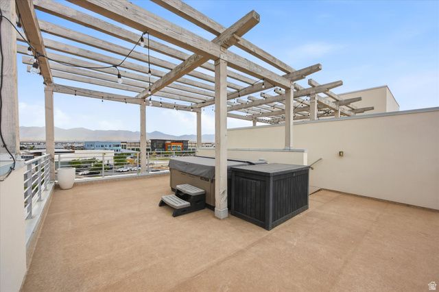 11239 S CLEAR BLUE DR, South Jordan, UT 84009