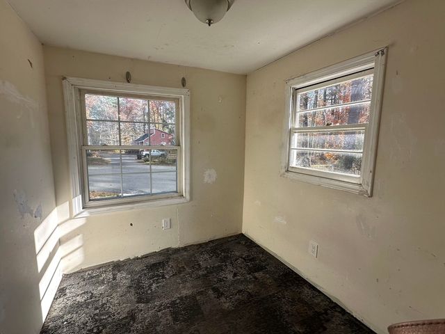 116 Chases Grove Rd, Derry, NH 03038