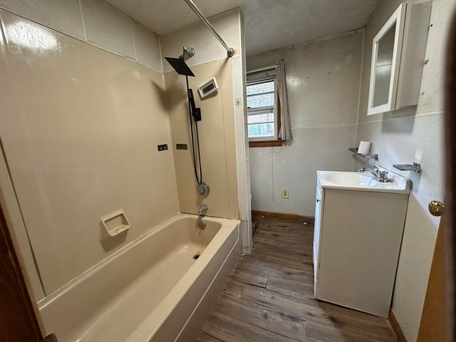 116 Chases Grove Rd, Derry, NH 03038