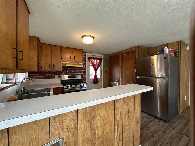 116 Chases Grove Rd, Derry, NH 03038