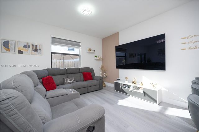 28510 SW 134th Ave, Homestead, FL 33033