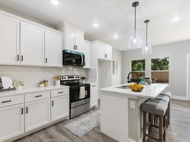 2411 Mercedes, Granbury, TX 76048