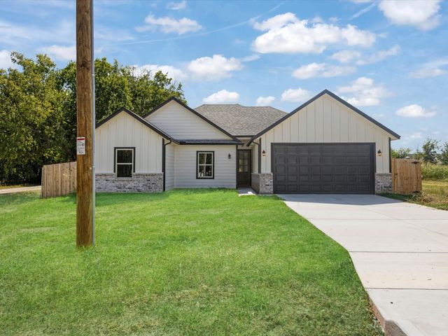 2411 Mercedes, Granbury, TX 76048