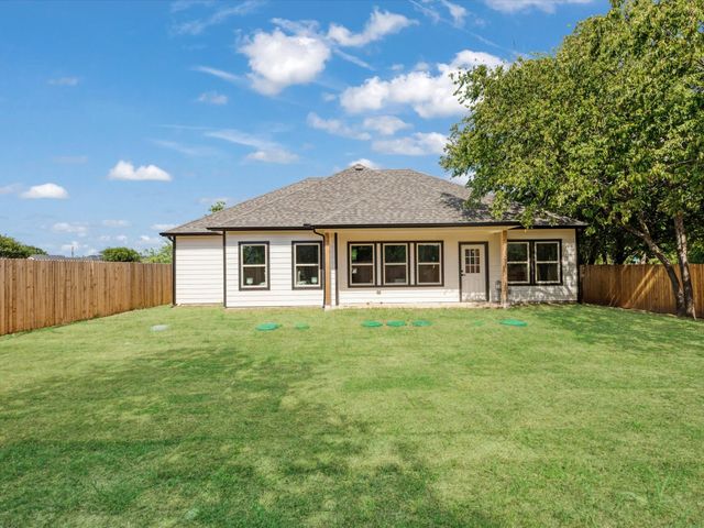 2411 Mercedes, Granbury, TX 76048