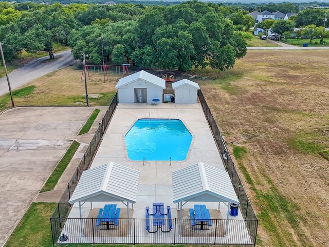 2411 Mercedes, Granbury, TX 76048