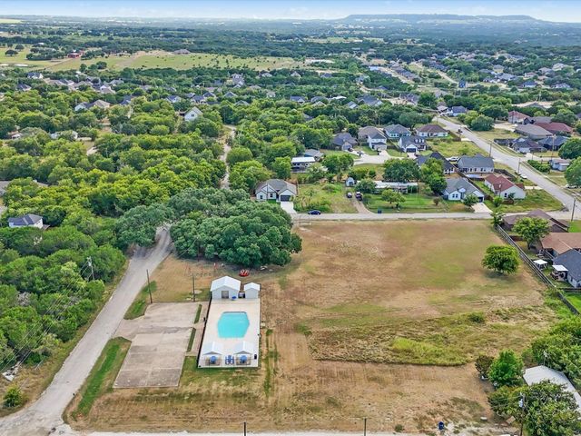 2411 Mercedes, Granbury, TX 76048