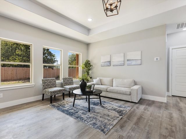 2411 Mercedes, Granbury, TX 76048