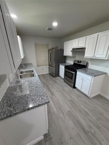 2017 Worms Street, Houston, TX 77020