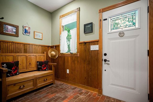200 N Metcalf Road, Louisburg, KS 66053