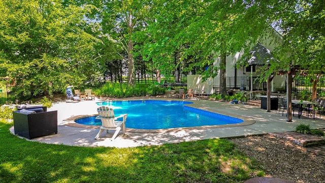 200 N Metcalf Road, Louisburg, KS 66053