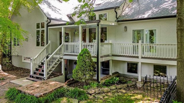 200 N Metcalf Road, Louisburg, KS 66053