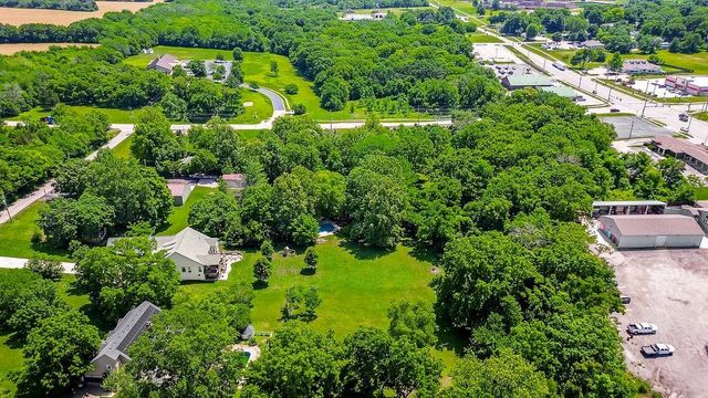 200 N Metcalf Road, Louisburg, KS 66053