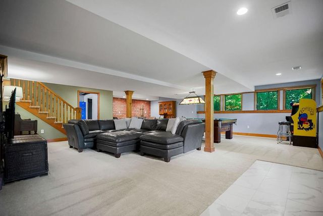 200 N Metcalf Road, Louisburg, KS 66053