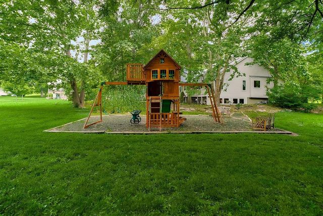 200 N Metcalf Road, Louisburg, KS 66053