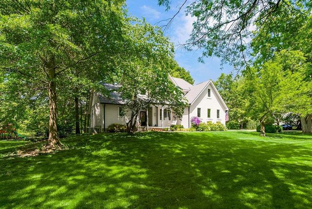 200 N Metcalf Road, Louisburg, KS 66053