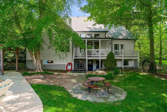 200 N Metcalf Road, Louisburg, KS 66053