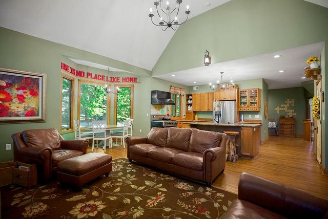 200 N Metcalf Road, Louisburg, KS 66053