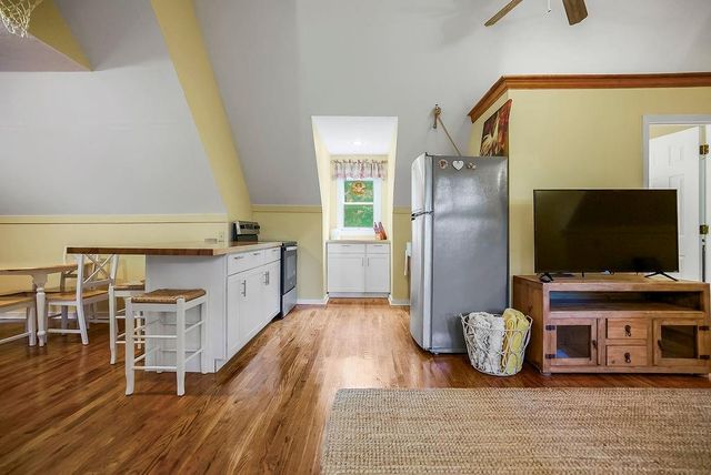 200 N Metcalf Road, Louisburg, KS 66053