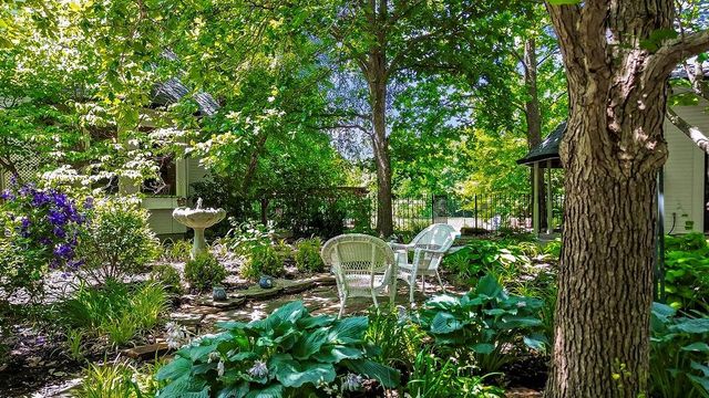 200 N Metcalf Road, Louisburg, KS 66053