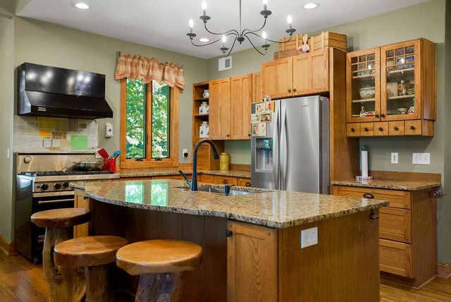 200 N Metcalf Road, Louisburg, KS 66053