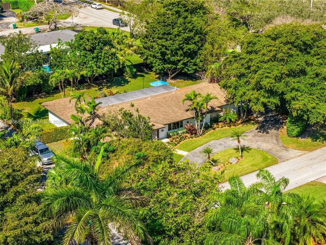 15200 SW 77th Ct, Palmetto Bay, FL 33157