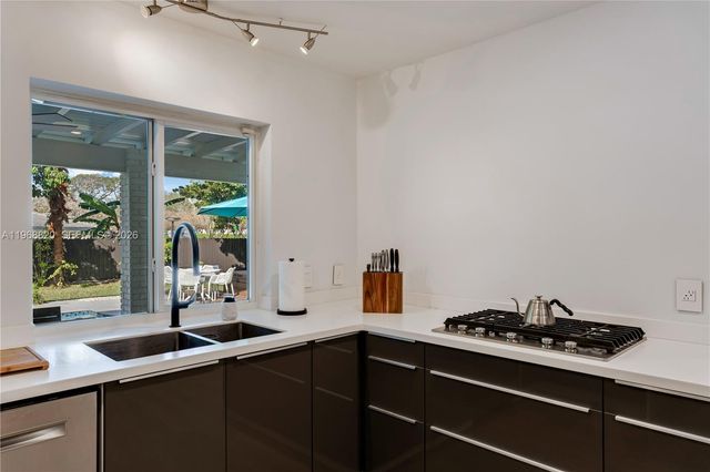 15200 SW 77th Ct, Palmetto Bay, FL 33157