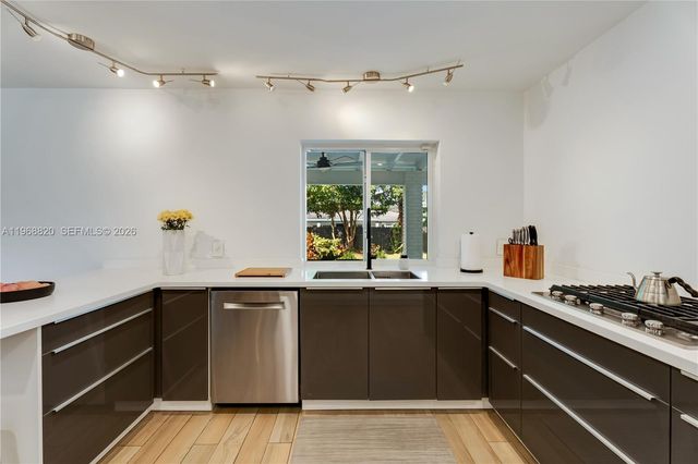 15200 SW 77th Ct, Palmetto Bay, FL 33157