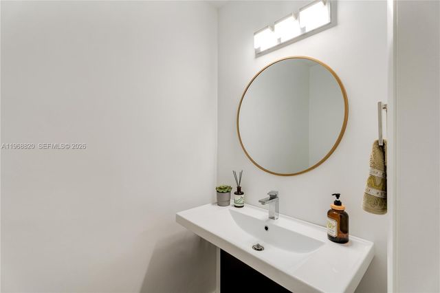 15200 SW 77th Ct, Palmetto Bay, FL 33157