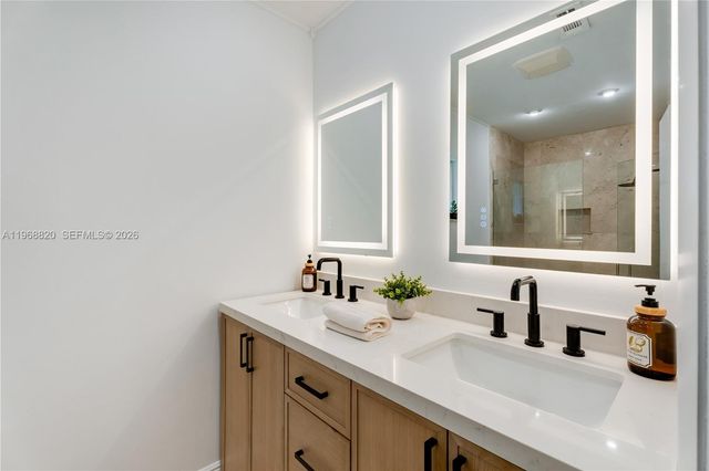 15200 SW 77th Ct, Palmetto Bay, FL 33157