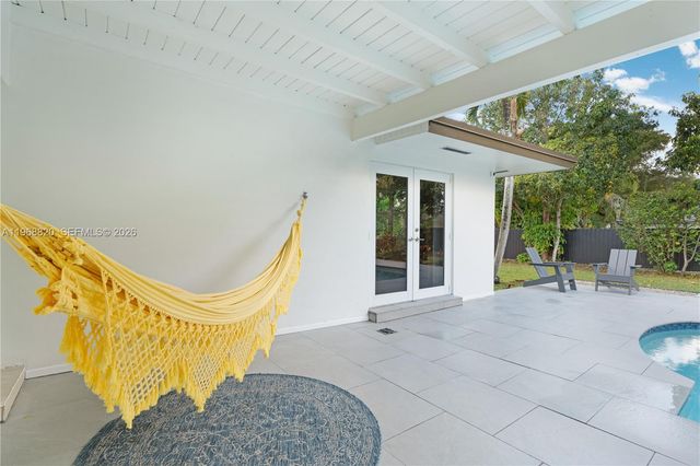 15200 SW 77th Ct, Palmetto Bay, FL 33157