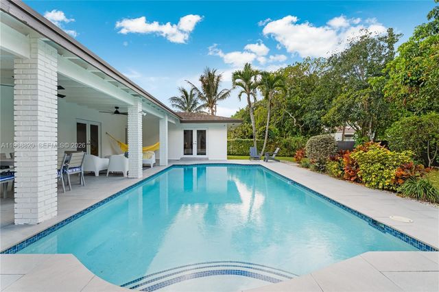 15200 SW 77th Ct, Palmetto Bay, FL 33157