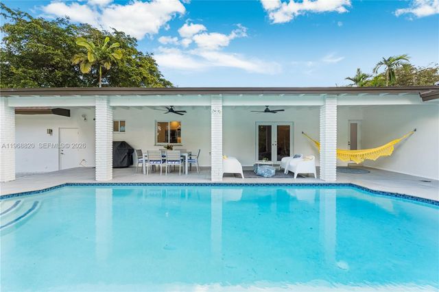 15200 SW 77th Ct, Palmetto Bay, FL 33157