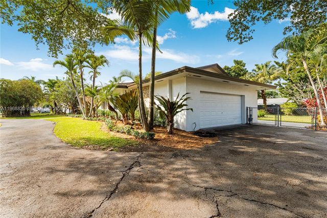 15200 SW 77th Ct, Palmetto Bay, FL 33157