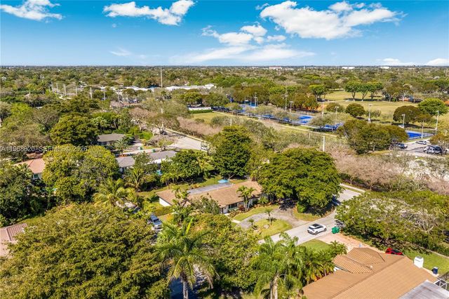 15200 SW 77th Ct, Palmetto Bay, FL 33157