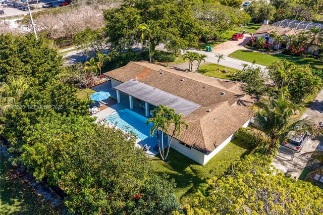 15200 SW 77th Ct, Palmetto Bay, FL 33157