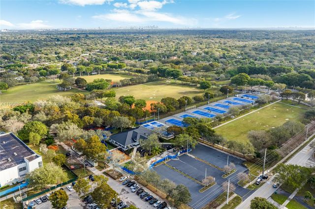 15200 SW 77th Ct, Palmetto Bay, FL 33157